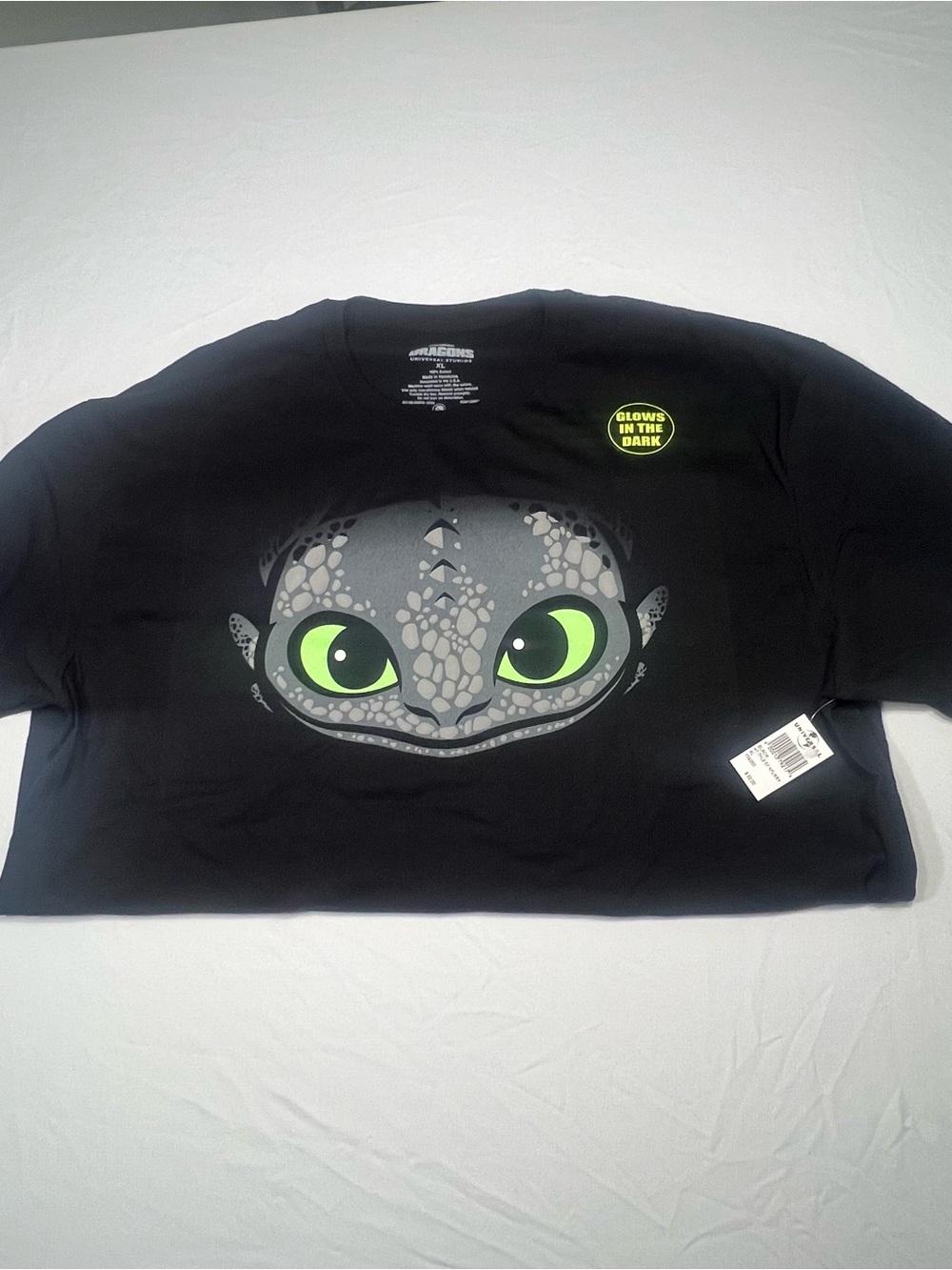 Black Glow-in-the-Dark Dragon Face Tee XL new with tags
